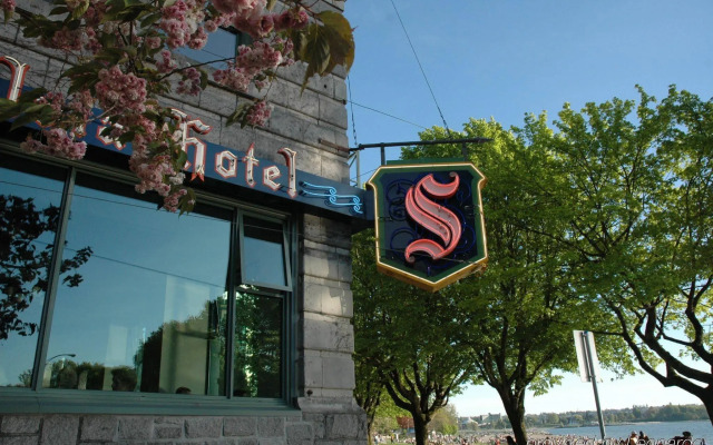 Sylvia Hotel