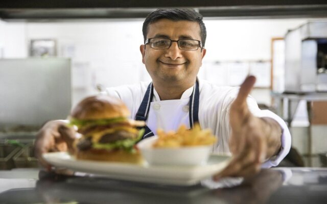 Hotel Indigo Melbourne on Flinders by IHG