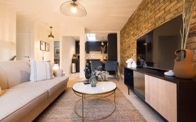 The Highgate Hideaway - Modern & Stylish 2BDR Flat