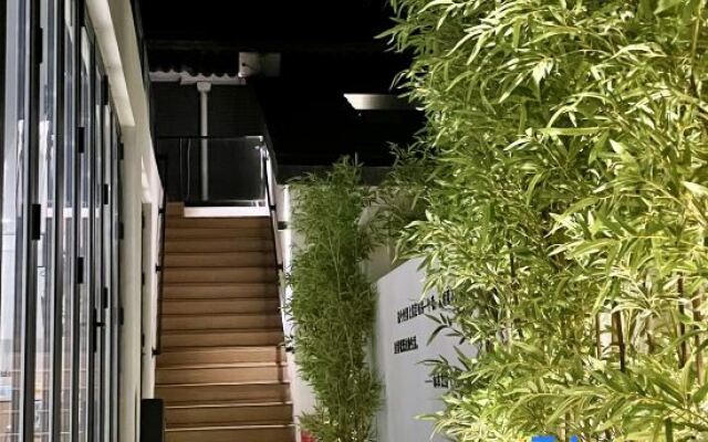 HHHO Tree House B&B (Badaling Water Gate Great Wall Branch)