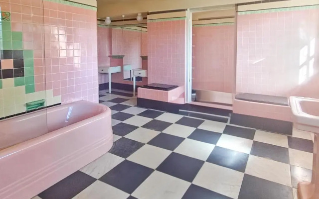 19 Glenhof Road House