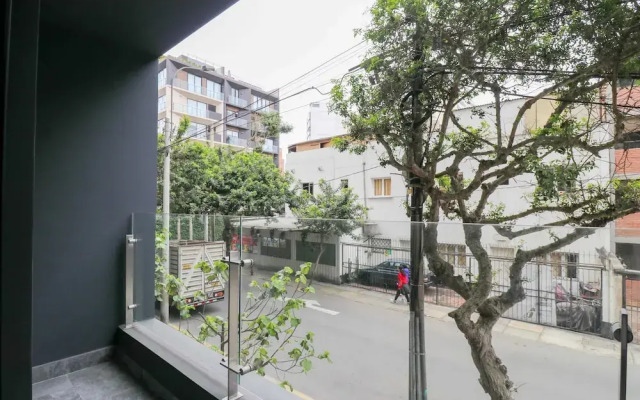 w Dazzling 1BR w Fantastic View in Miraflores