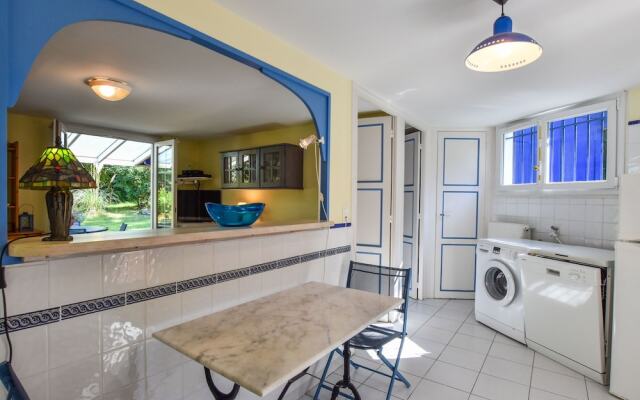 Gorgeous Villa in Anglet With Swimming Pool