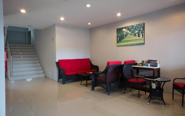 Grand Beach CondoB35 by malai