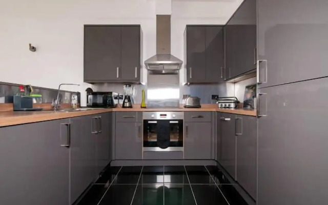 Queens Circus Serviced Apartment