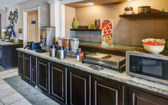 Quality Inn & Suites