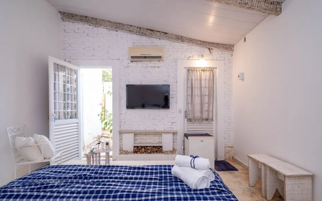 Cozy Lakefront Suites RGB