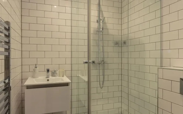 Stylish 2bed Apartment Underneath Edinburgh Castle