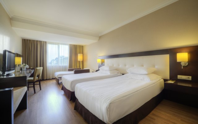 Holiday Inn & Suites Columbia NE - Ft Jackson Area by IHG