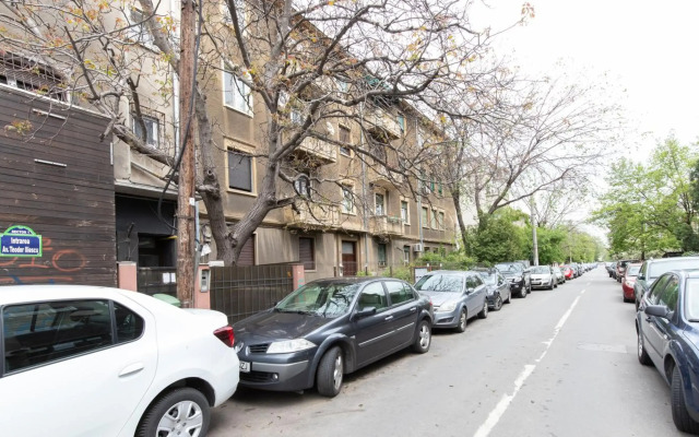 Nicole's Dorobanti Studio