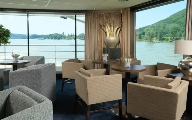 Regis Hotelschiff 4* Rheinterrasse