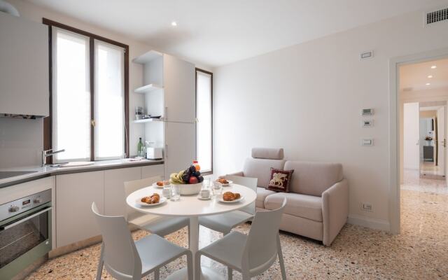 Ve.N.I.Ce Cera Remer Suite