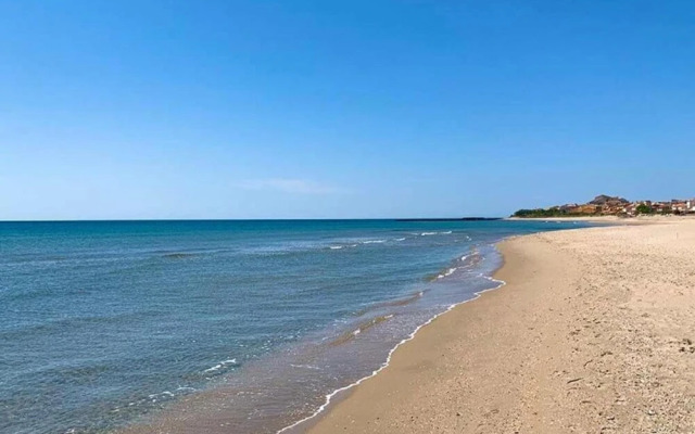 Sunny Garden Apartment in Agde