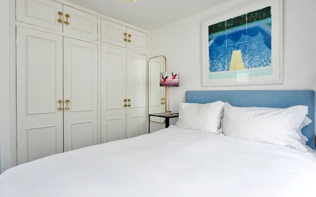 Lovely 2-bed Garden Flat in West Kensington