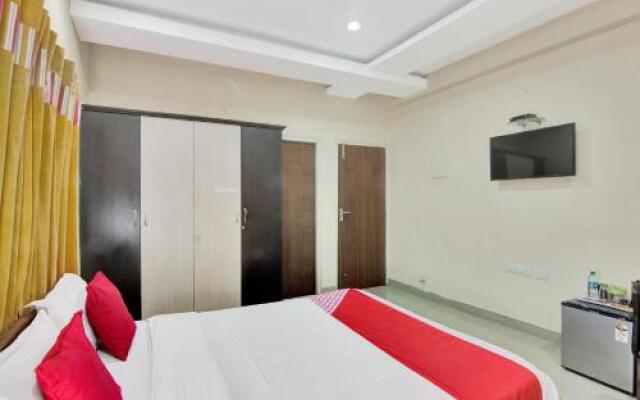 OYO 12459 SilverKey Gachibowli