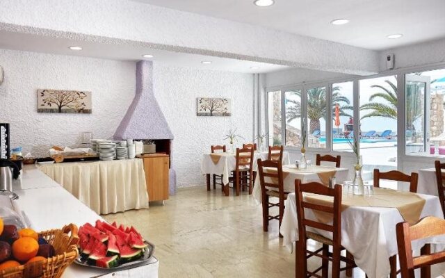 Zorbas Hotel Santorini