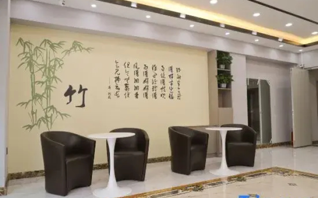 Rujia Huayi Selected Hotel (Meihekou Railway Station Branch)
