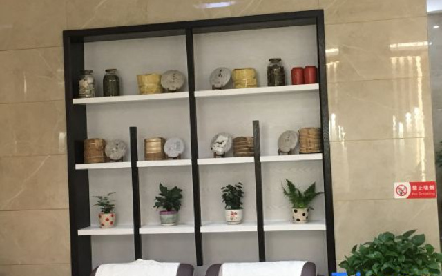 Yunzhou Hotel