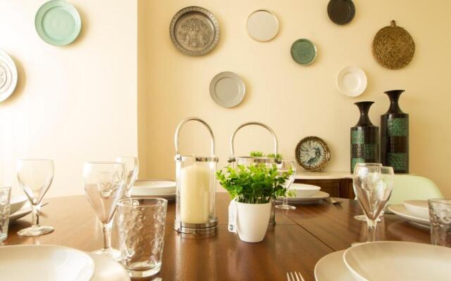 Sunny 4 Bedroom Apartment - with View