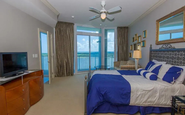 Bel Sole Penthouse 1801 - 4 Br condo