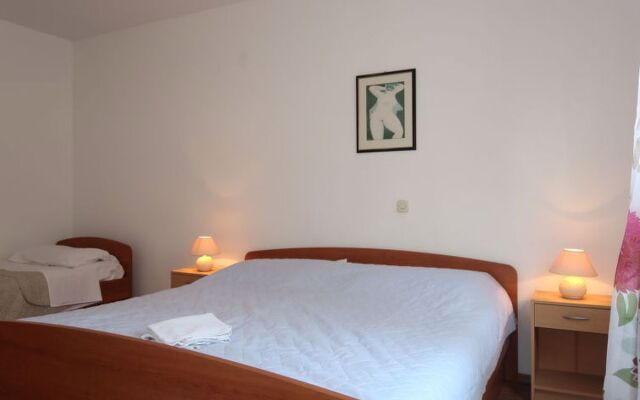 Apartment Dora Spiez 15205