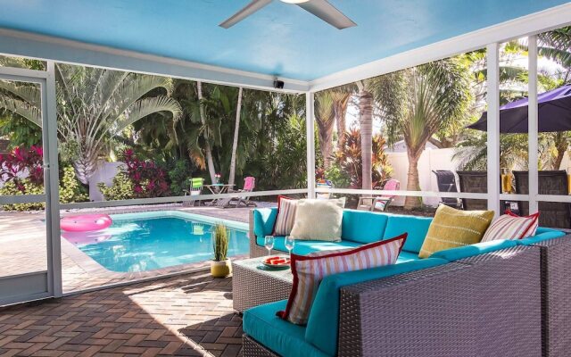 Fruit & Wine Saltwater Pool Home