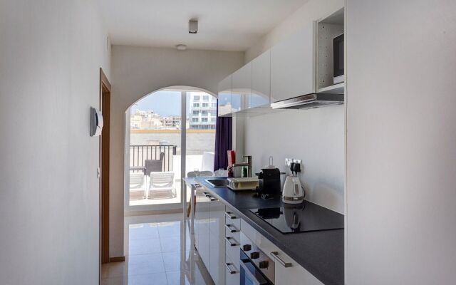 Cosy 1BR Penthouse With Terrace Great Location