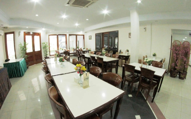 Hotel Puri Mega