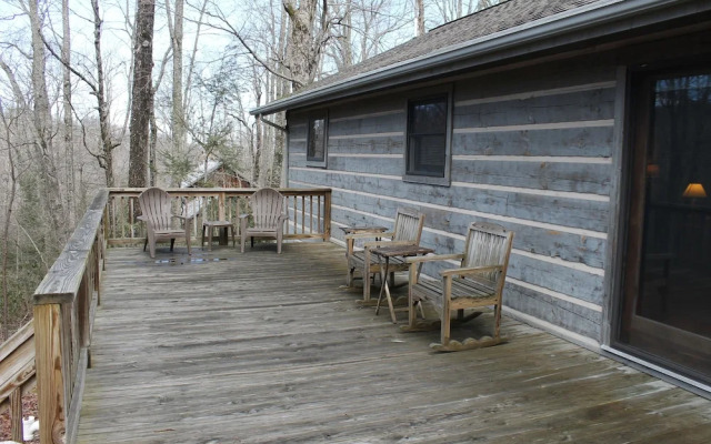 Riverside Log Cabins