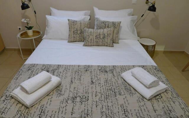 Maria & Manos Guest House, Agios Onoufrios beach