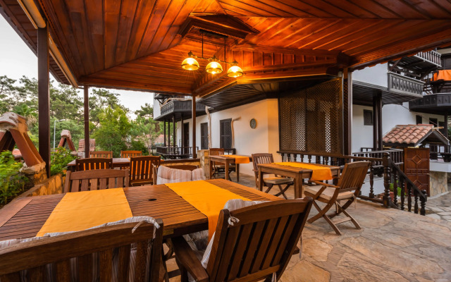 Liya Boutique Hotel & Suites