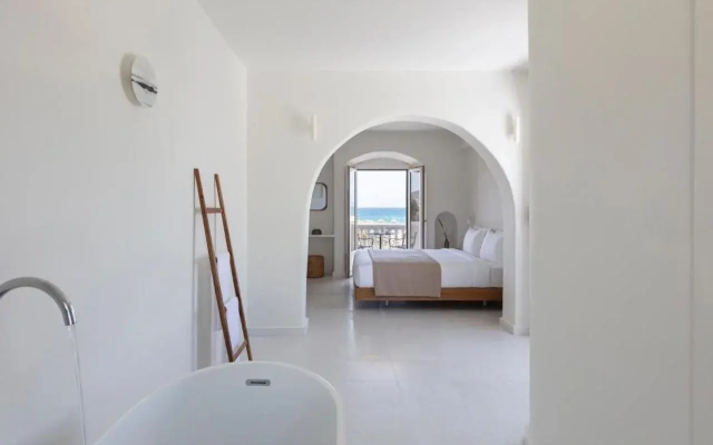 Ammothines Cycladic Suites