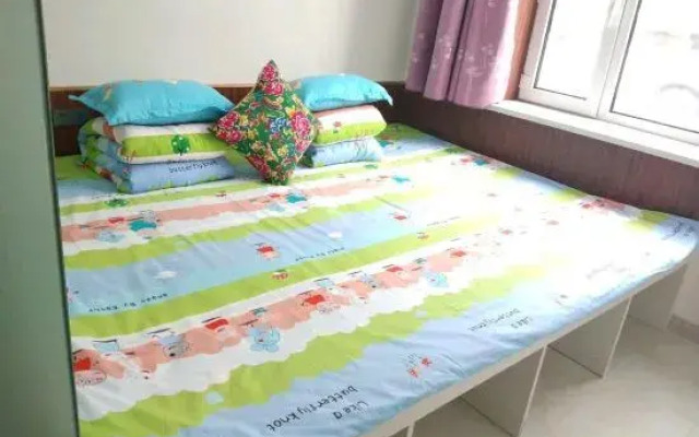 Yuexiang Erlanghe Quhongxiang Family Hotel