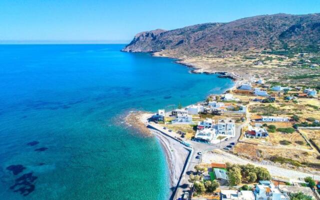 Terra Zeus - Wooden House Beachfront