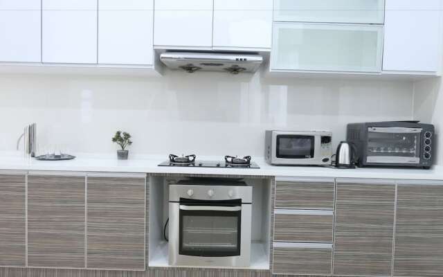 Gurney Seafront Supercondo 4b Penthouse