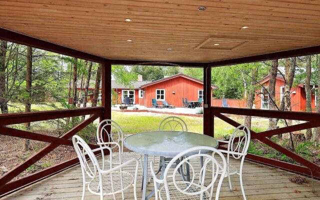 10 Person Holiday Home in Albaek
