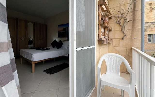 Traditional Maltese 3BD Apartment