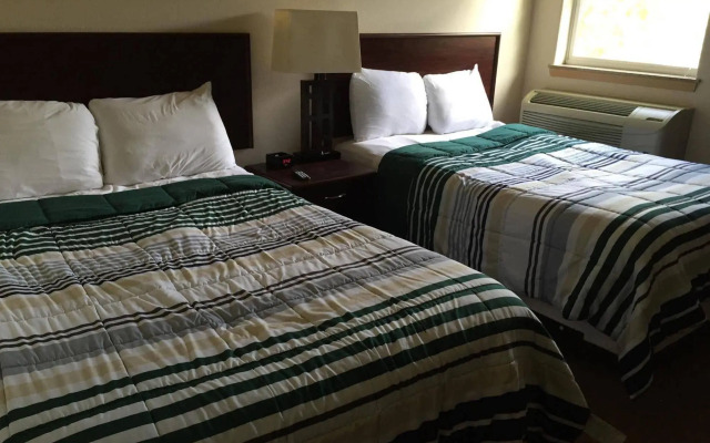 Price Pointe Inn