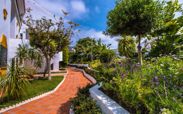 Apartamentos Turísticos Las Rosas de Capistrano