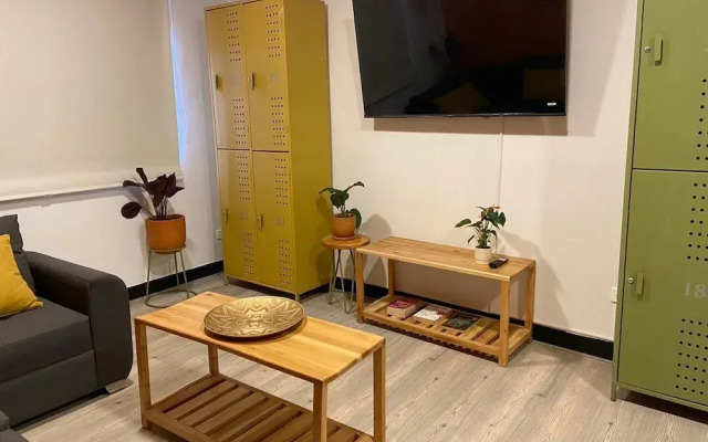 Apartments In La Seventy