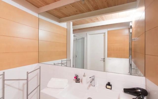 Travel & Stay - Parione