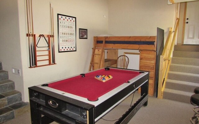 100 Cedar Hideaway Home