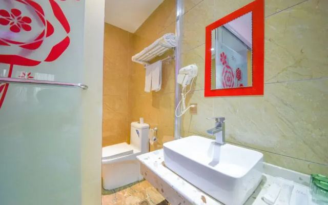 Huaxiang Shengshi Hotel