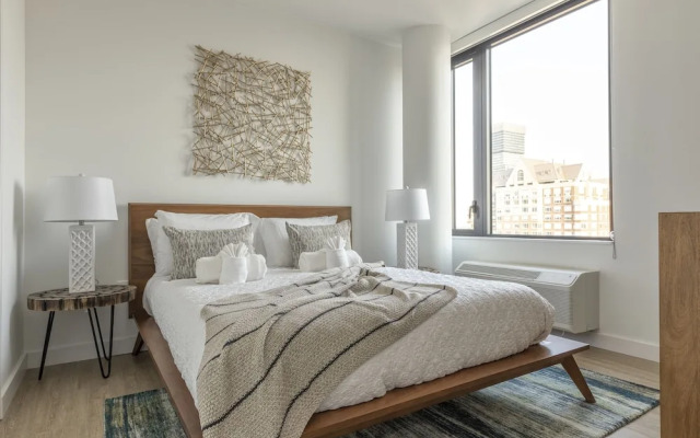 Deedee's Sky Rise Apartments - Newport 2