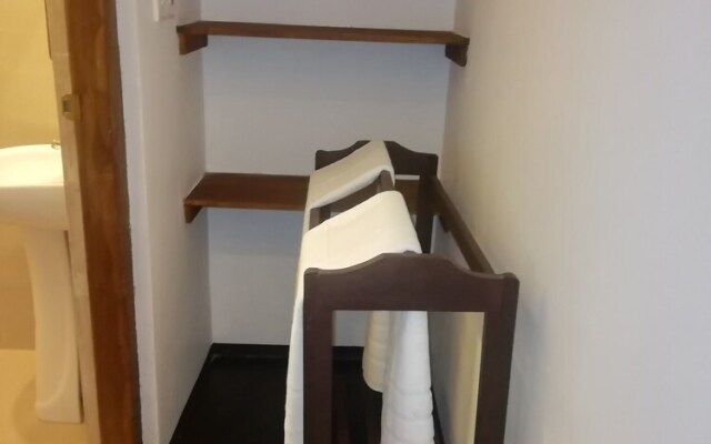 Surf & Relax Inn Arugambay