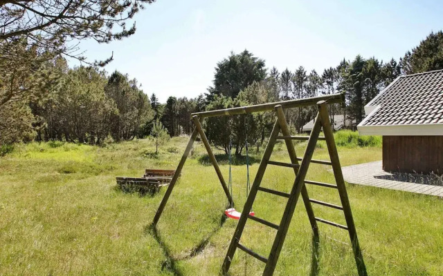 10 Person Holiday Home in Albaek