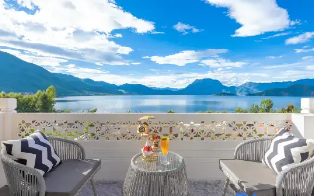 Lugu Lake white Horse light luxury lake view b&B