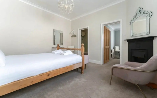 Host Stay The Old Coach House on Margaret Street