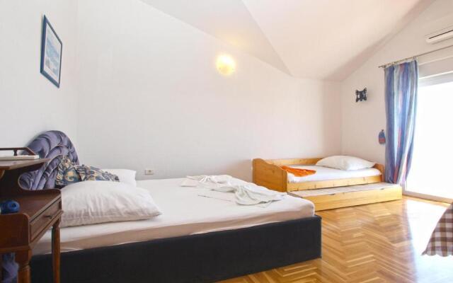 Apartments Anto 1598