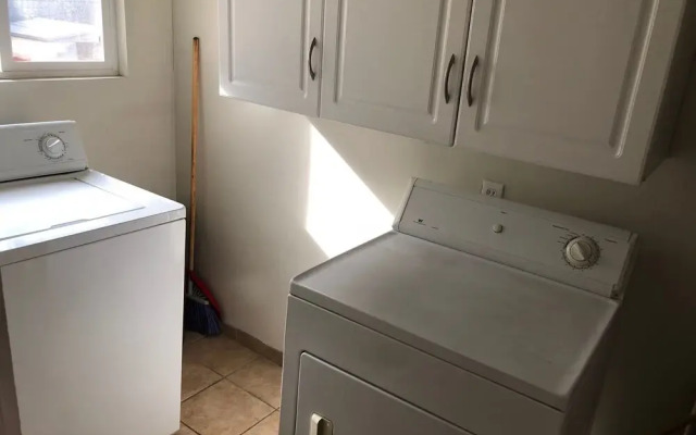 Unique 2 Bedroom in Burbank